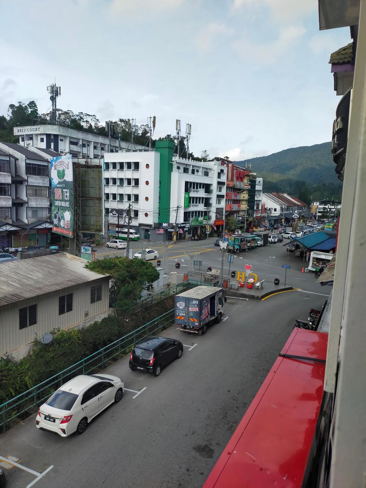 Netasha Holiday Inn Tanah Rata Esterno foto
