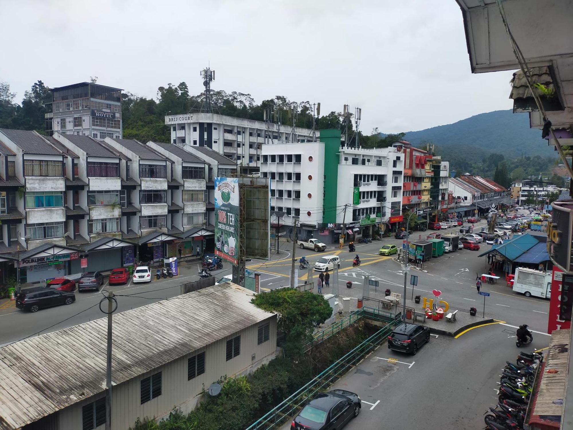 Netasha Holiday Inn Tanah Rata Esterno foto
