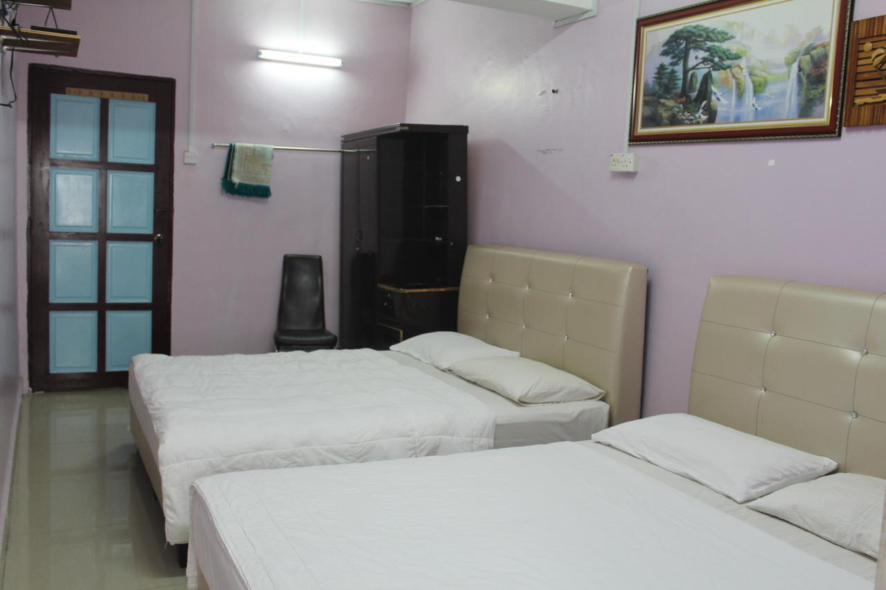 Netasha Holiday Inn Tanah Rata Esterno foto