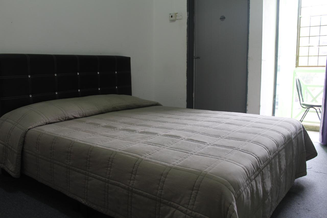 Netasha Holiday Inn Tanah Rata Esterno foto